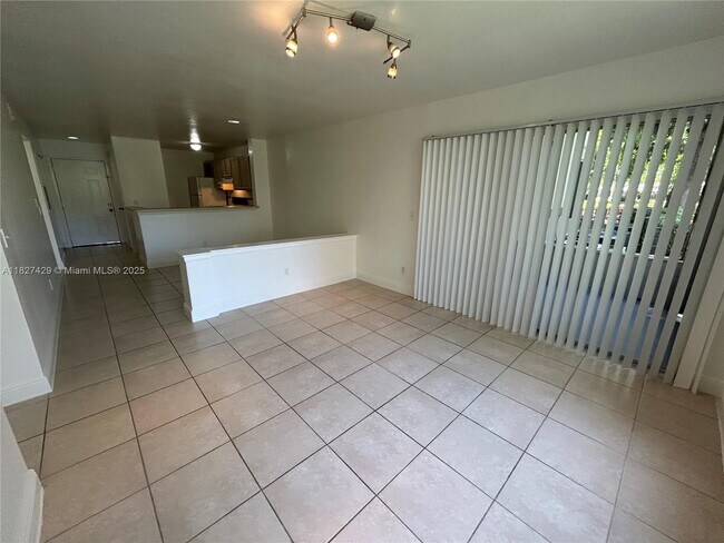 Building Photo - 1725 Palm Cove Blvd