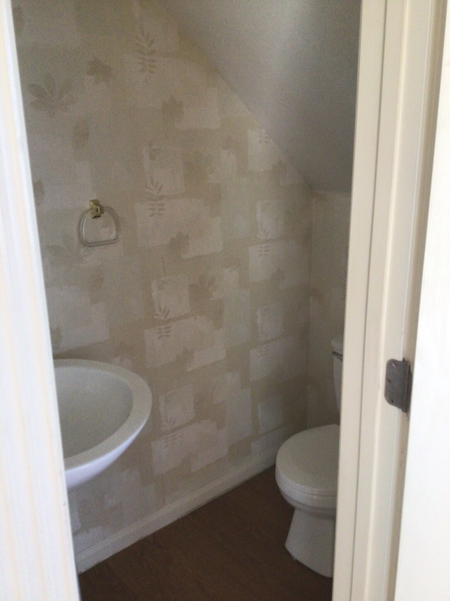 DOWNSTAIRS 1/2 BATH - 2913 Whisper Oaks Ln