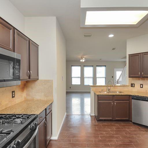 Building Photo - 2723 Oak Ridge Park Dr