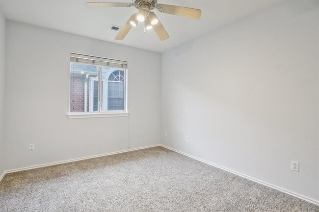 Building Photo - 4405 S Summercrest Loop