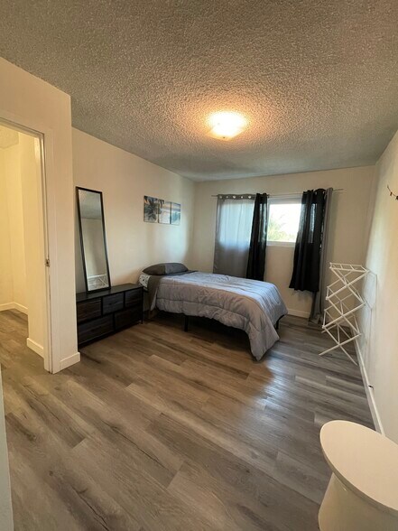 Building Photo - 2929 Okell Dr