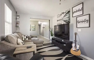 Building Photo - 3615 E Lambright St