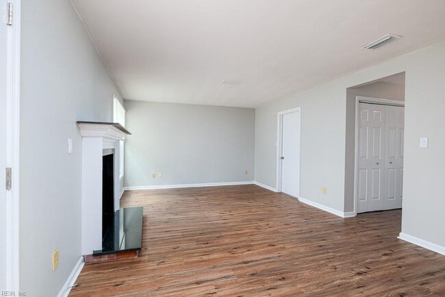 Building Photo - 4016 Starwood Arch