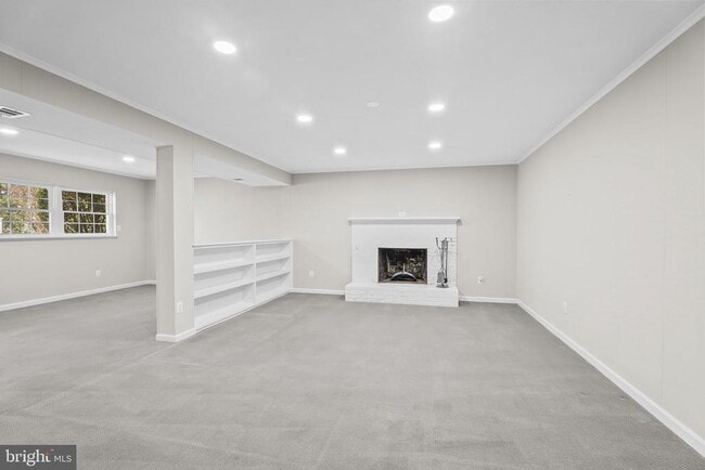 Building Photo - 6321 Higham Dr