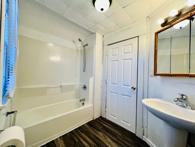 Bathroom - 604 Burton Ave