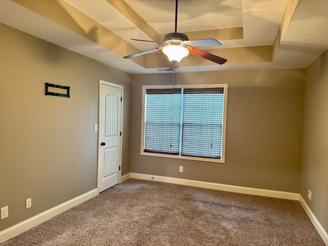 Building Photo - Luxury Townhouse! 2 Bed/2.5 Bath, 1 Car ga...