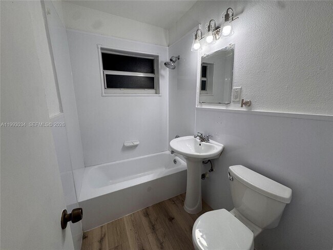 Building Photo - 2240 NE 171 St