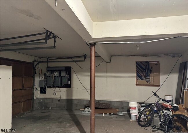 Building Photo - 4 Chestnut St