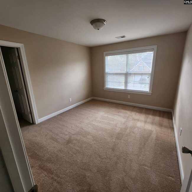 Building Photo - 118 Coopers Pond Dr