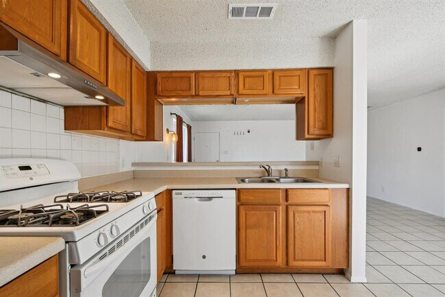 Building Photo - 9413 Quail Meadow Dr