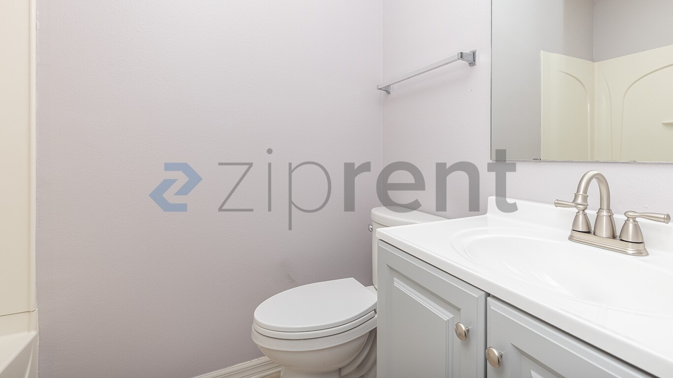 Building Photo - 522 Wheaton Trent Pl