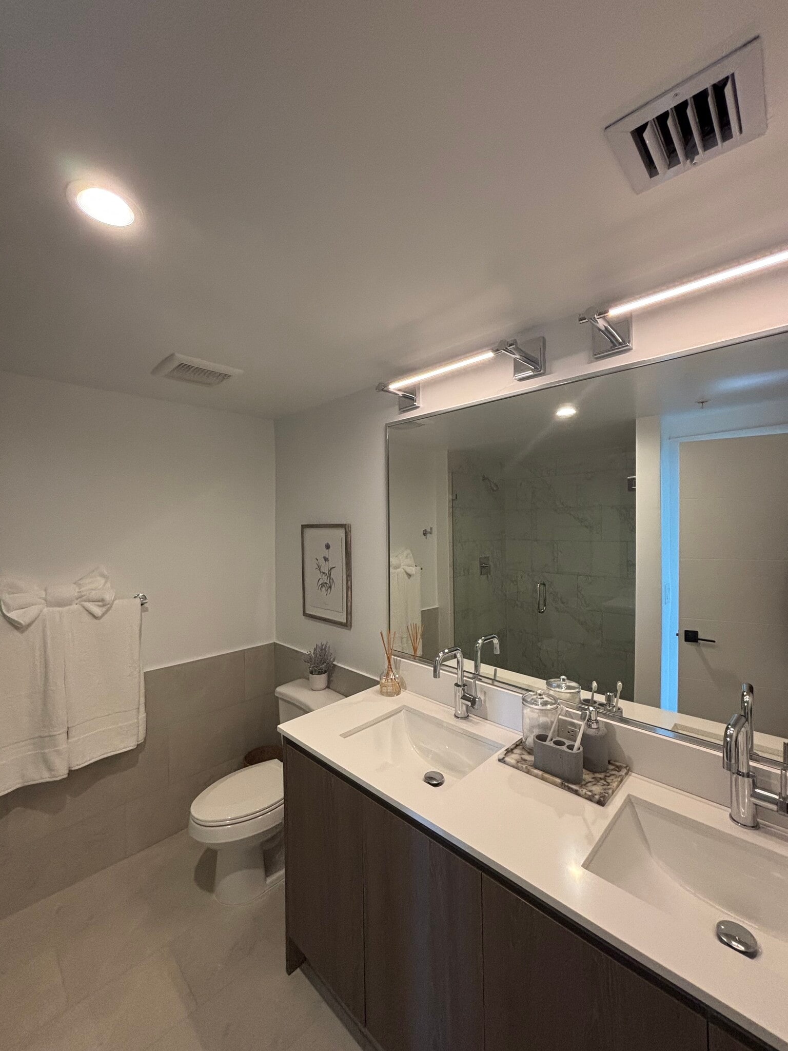 Building Photo - 2445 NE 183rd St