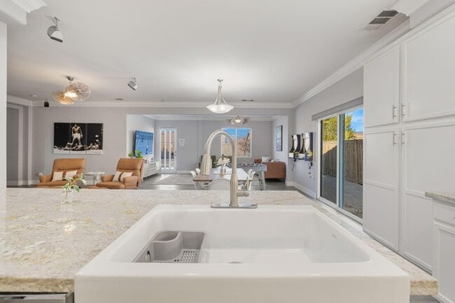 Building Photo - Updated 3BR Home with Private Pool in Tierra del Sol Community – Coachella