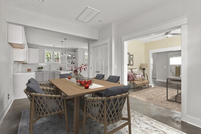 Building Photo - 308 Duke St