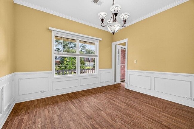 Building Photo - 8727 Evangeline Dr