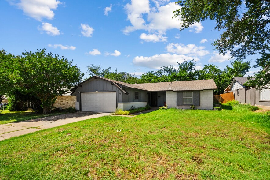 Primary Photo - 2629 Peach Tree Ln