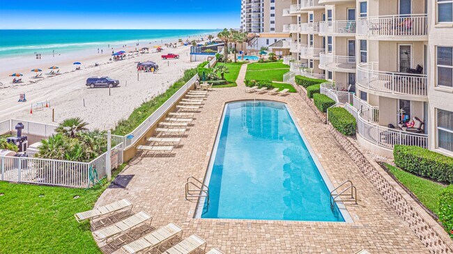 Building Photo - Furnished Daytona Beach Shores Condo