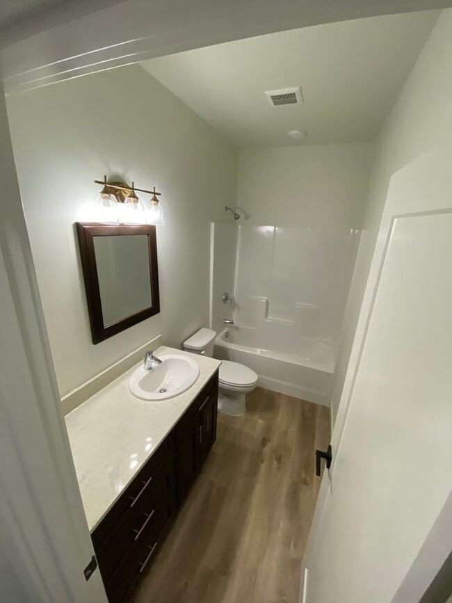 Building Photo - Newer Home for Lease! 3br 3ba - FIRST MONT...