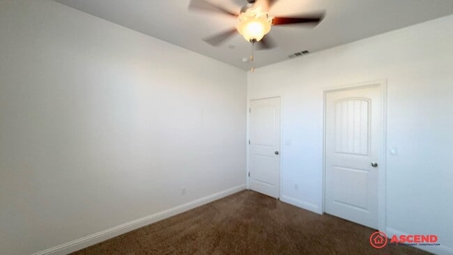 Building Photo - 4-Bedroom Home in Gossamer Grove!