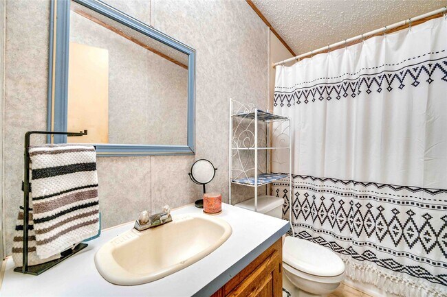 Building Photo - 20314 Great Lake St