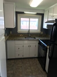 Building Photo - 536 Linden St