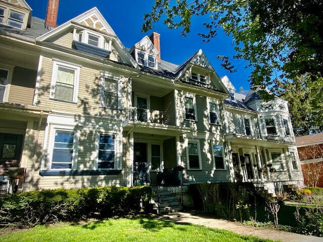 Primary Photo - 91 S Washington, Up