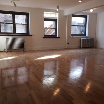 Building Photo - 3201 N Clark St