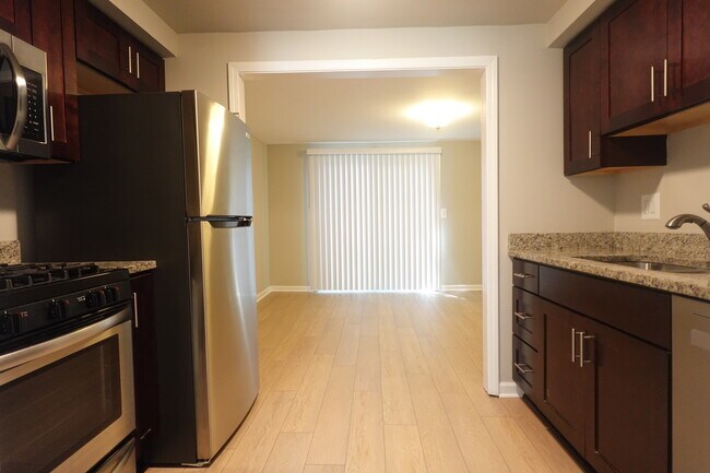 Building Photo - 2021 Berkshire Cir