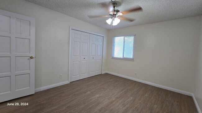 Building Photo - Stunning 3bed/2bath home nestled in a grea...