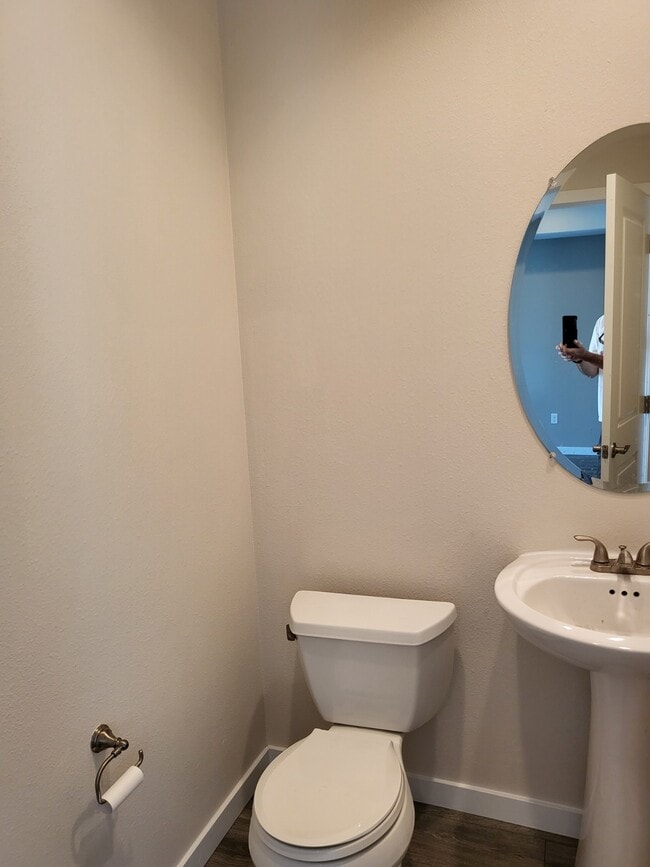 Powder Room - 3155 E 104th Ave