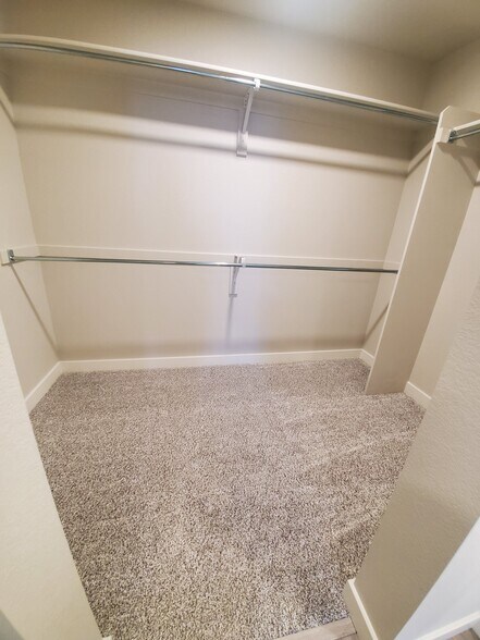 Building Photo - 2794 Barnstormer St