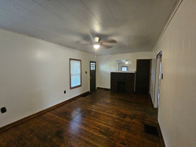 Building Photo - 377 Gilmore St