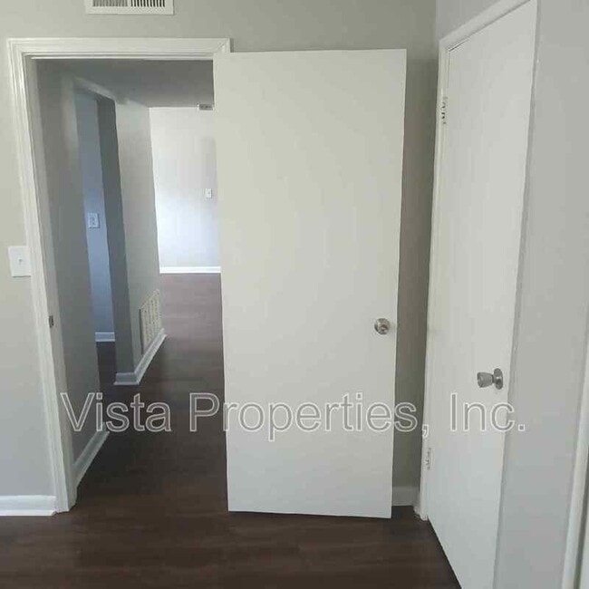 Building Photo - 1603 Gagel Ave