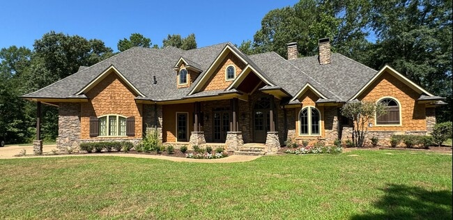 Building Photo - 21220 Gatlinburg Rd