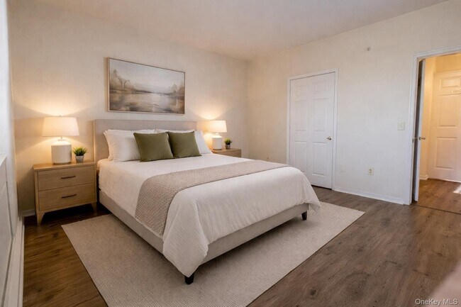 Building Photo - 39 Church St