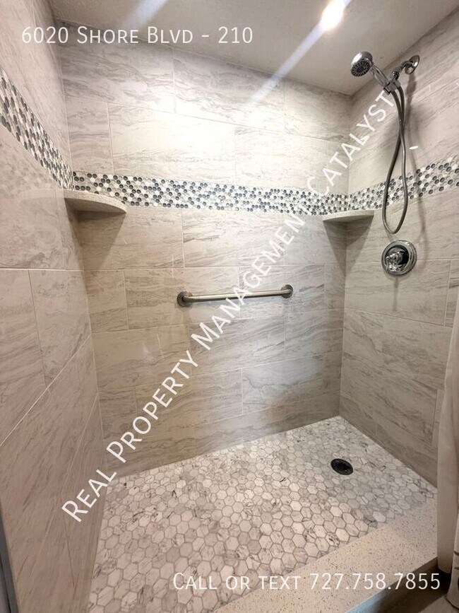 Building Photo - 6020 Shore Blvd S