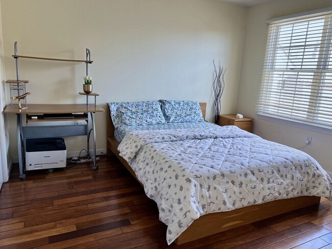 Building Photo - 42 Evergreen Cir