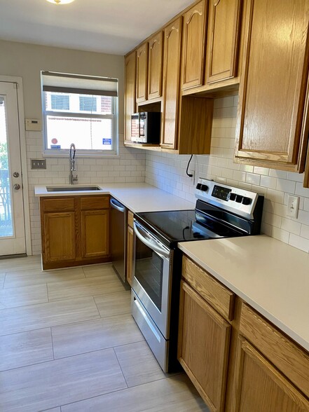 Building Photo - 3722 Saint Johns Ave