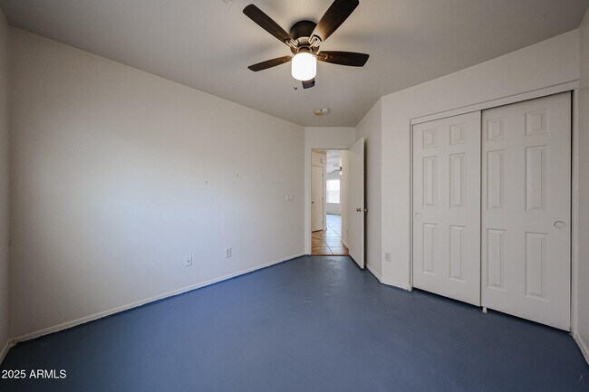 Building Photo - 5919 W Trumbull Rd