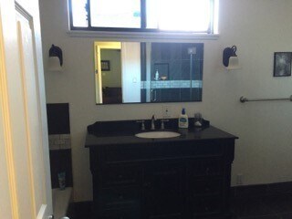 Building Photo - Spacious three bedroom one and half bath house in Sunland!