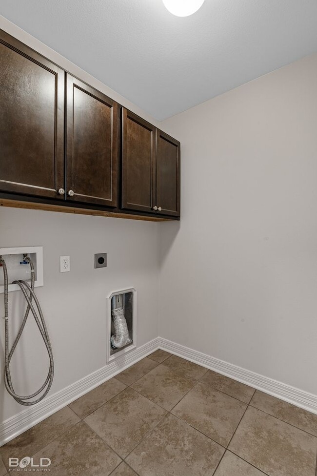 Building Photo - 2370 Tallgrass Cir