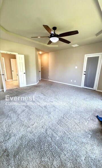 Building Photo - 306 Greenhill St