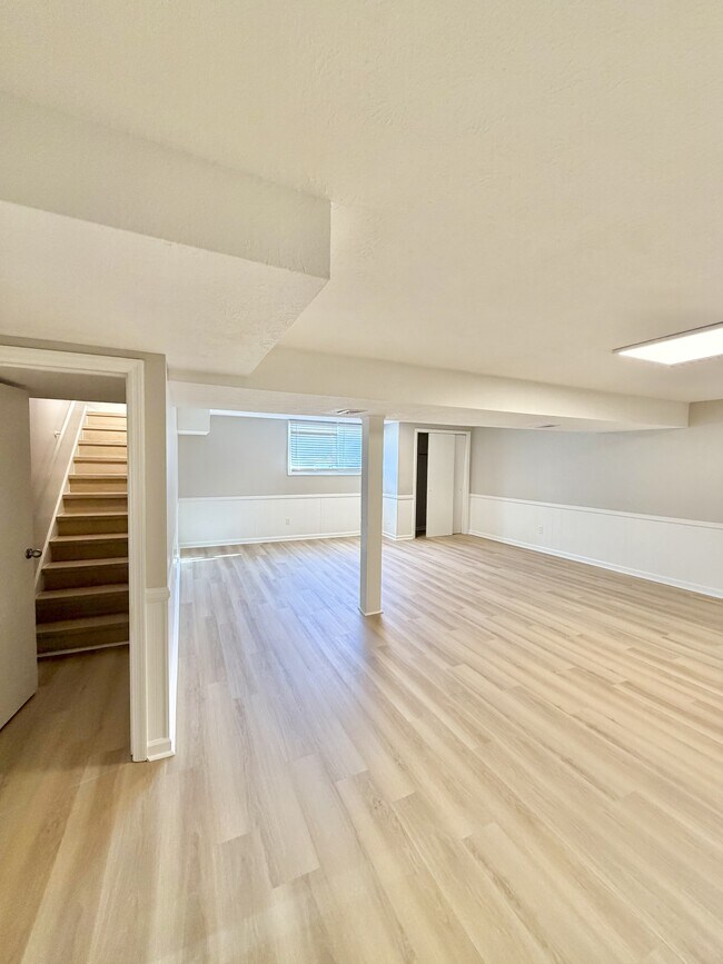 Building Photo - 520 Cricklewood Dr