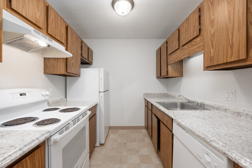 Primary Photo - Mallard Cove Apartments