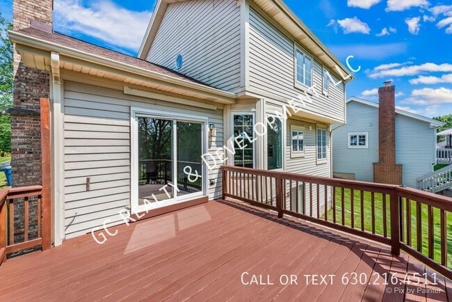 Building Photo - 590 Golfers Ln