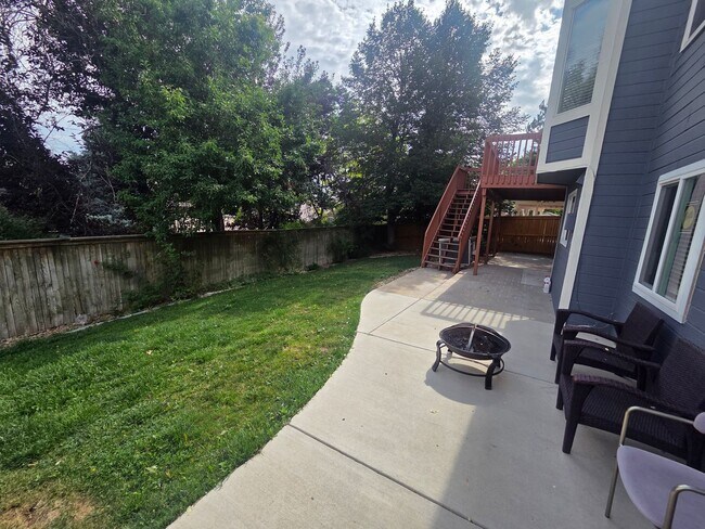 Building Photo - Beautiful Highlands Ranch Home with Finished Basement & 3-Car Garage!