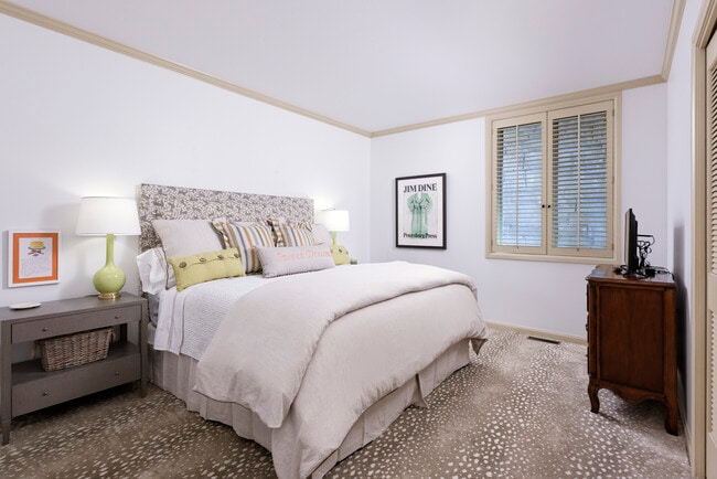 Building Photo - 207 N 2nd St