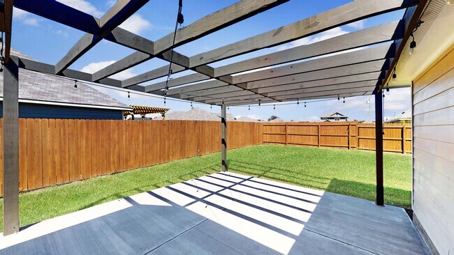 Building Photo - 812 Mockingbird St