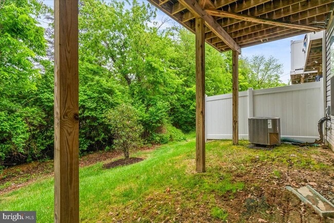 Building Photo - 309 Spring Bank Way