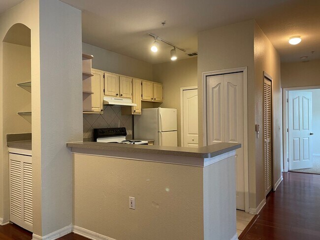 Building Photo - 2br/1ba First Floor Visconti Condo!